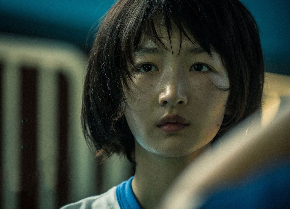 周冬雨退出演艺圈了吗,周冬雨当初没签约张艺谋吗