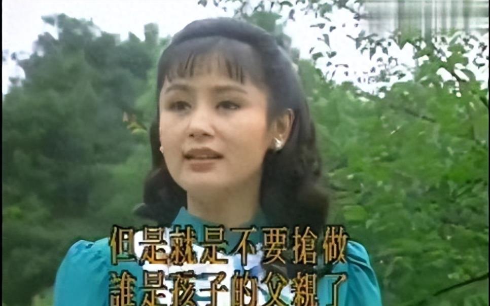 牛角胸罩，诱惑式舔刀尖，这些颠覆三观的镜头，看完让人一言难尽