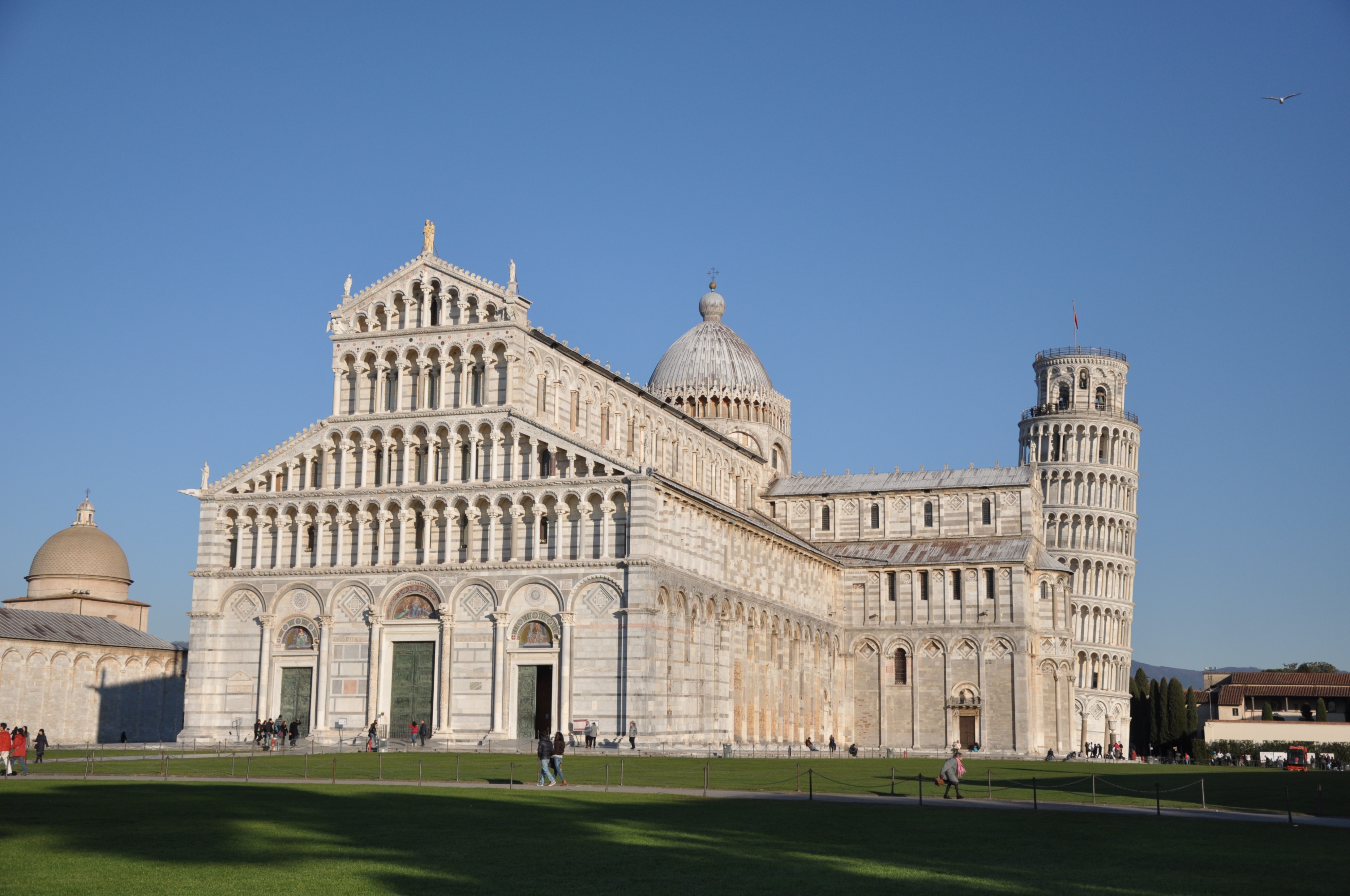 比萨斜塔是比萨教堂吗,比萨斜塔著名吗