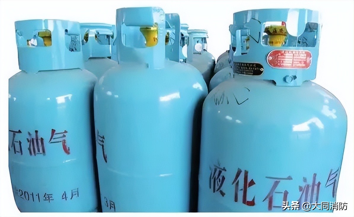 煤气罐着火先关阀门还是先灭火呢,煤气罐着火是先灭火还是关阀门