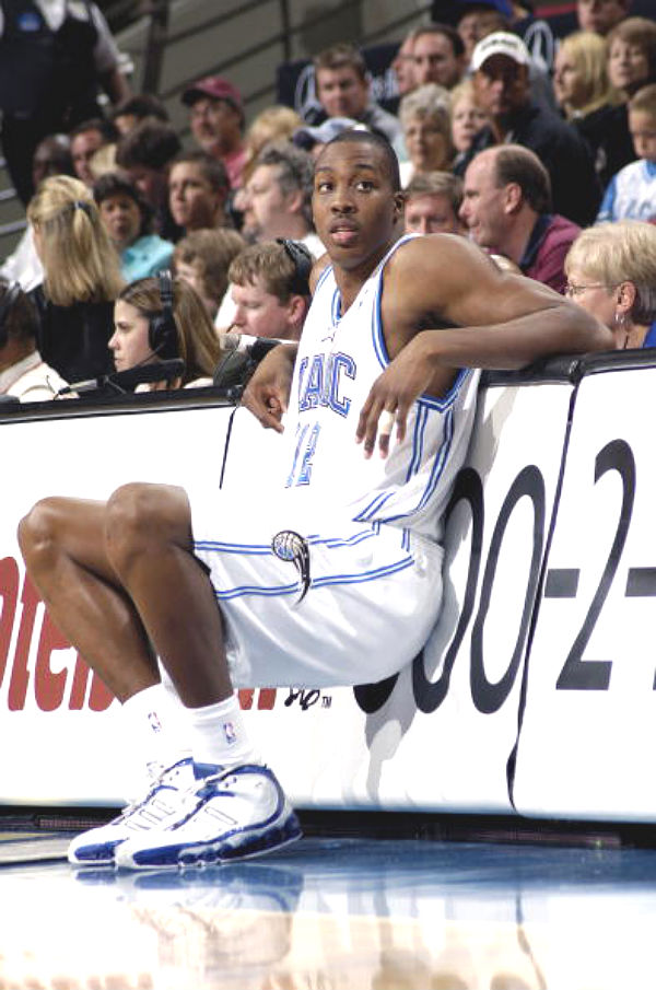 德怀特霍华德奥兰多,阿迪达斯霍华德历代篮球鞋图片