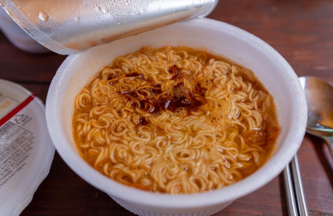 拒绝日资入股，招收残疾工人，野性消费能否拯救白象？