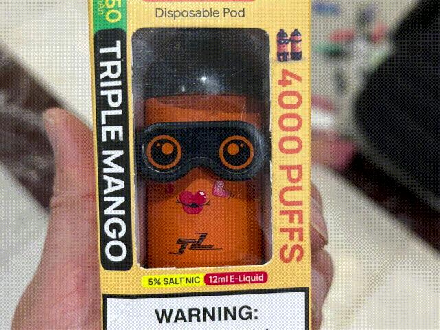 警察抓卖儿童案,警方捣毁卖淫窝点失足男青年