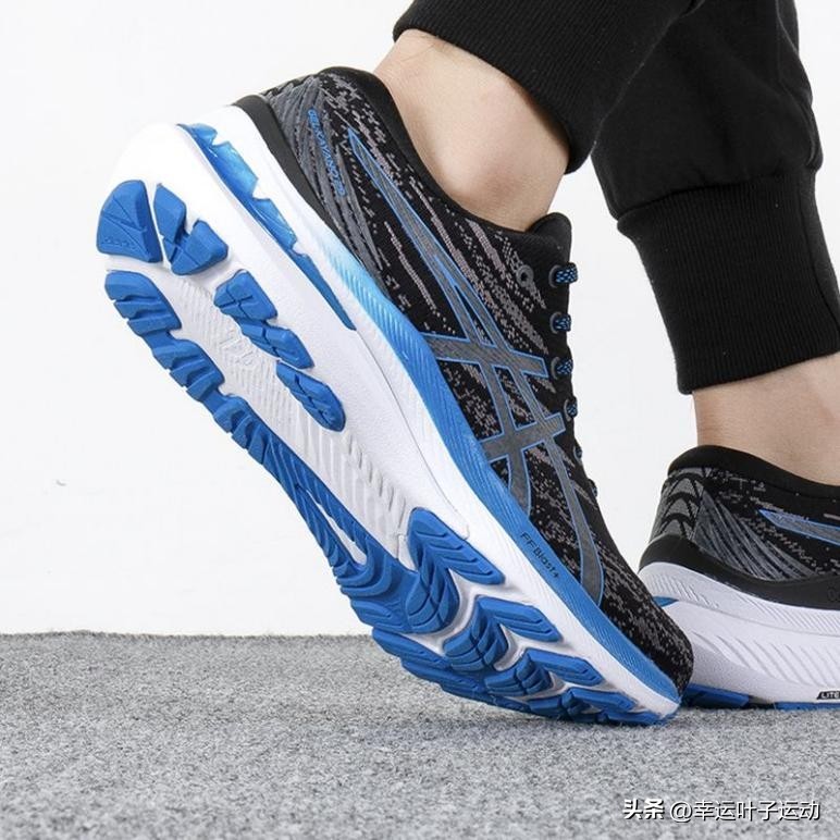 索康尼和亚瑟士顶级跑鞋,亚瑟士kayano29对比飞马39哪个好