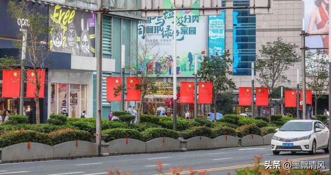 路灯杆上的五星红旗怎么挂,灯杆五星红旗怎么挂