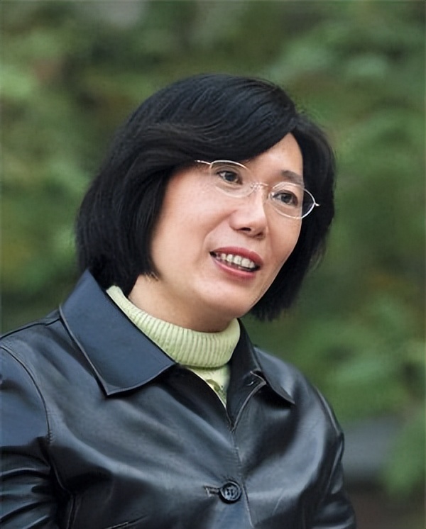 从怀孕到坐月子，她破解美国两大最安全密码，国家授予奖励711万