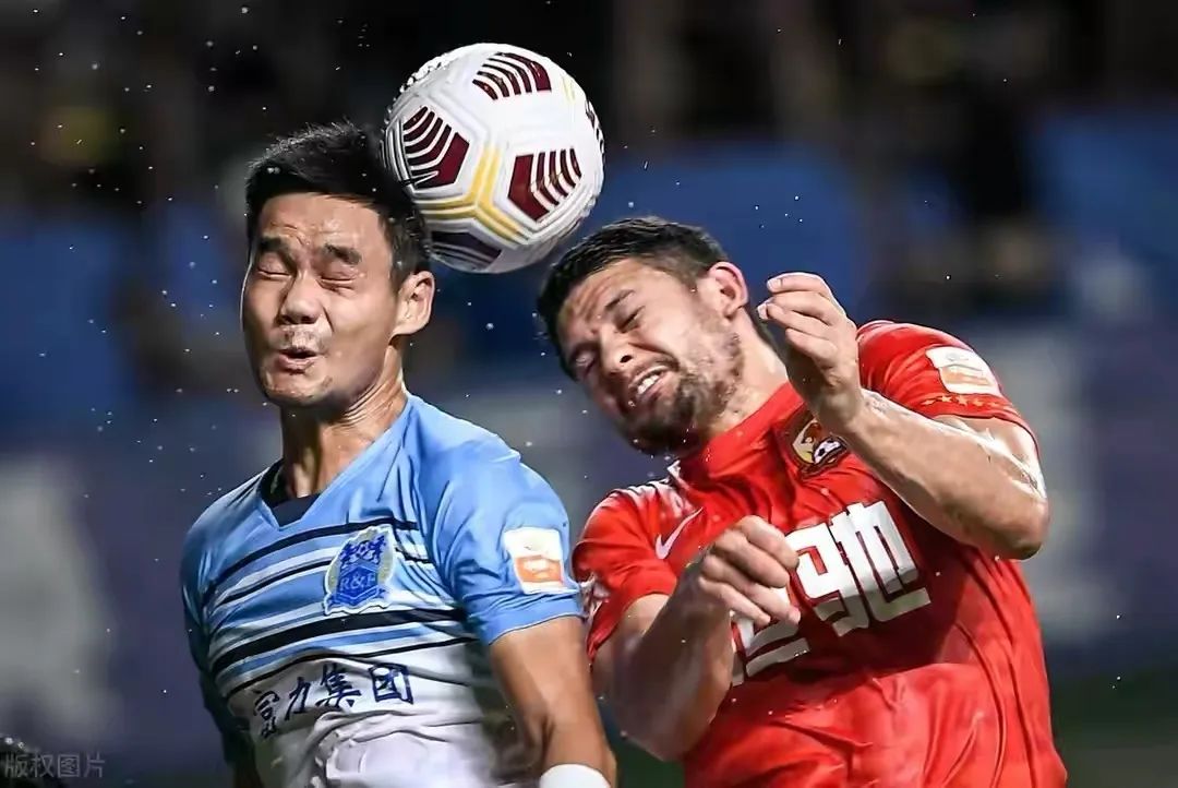 艾克森亚冠表现,艾克森登顶中超历史射手王