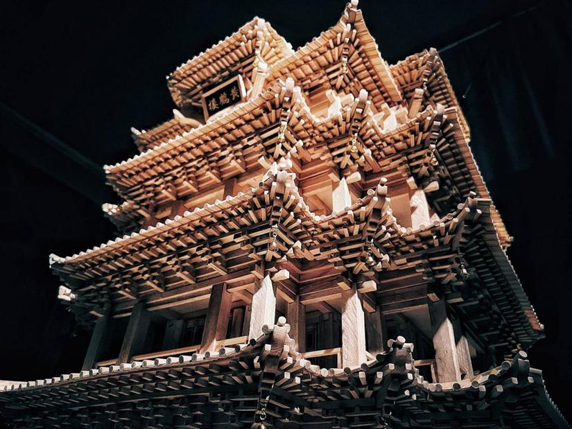 100000块的乐高黄鹤楼,8块钱的黄鹤楼乐高