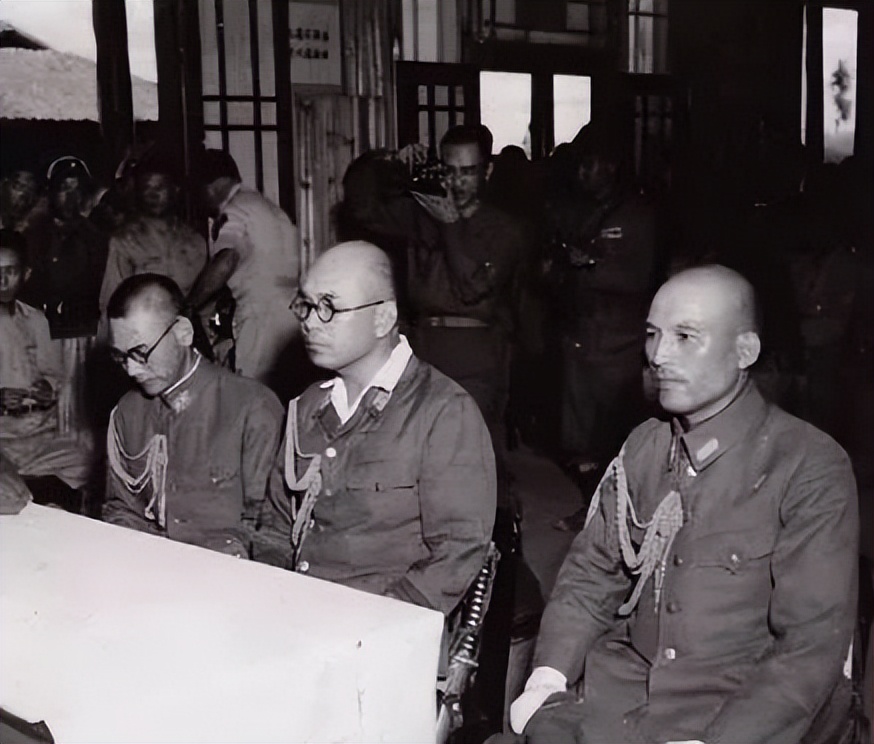 律师为冈村宁次做无罪辩护,为冈村宁次辩护三个律师