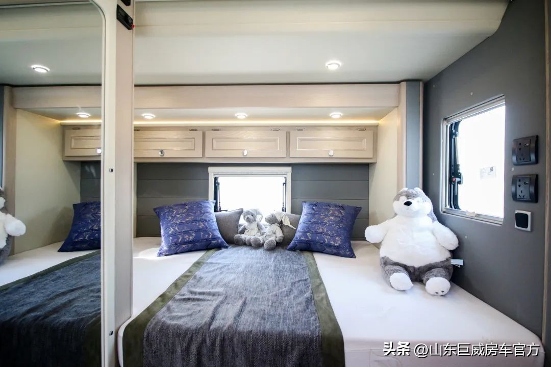 178万依维柯双拓展房车,依维柯b型房车