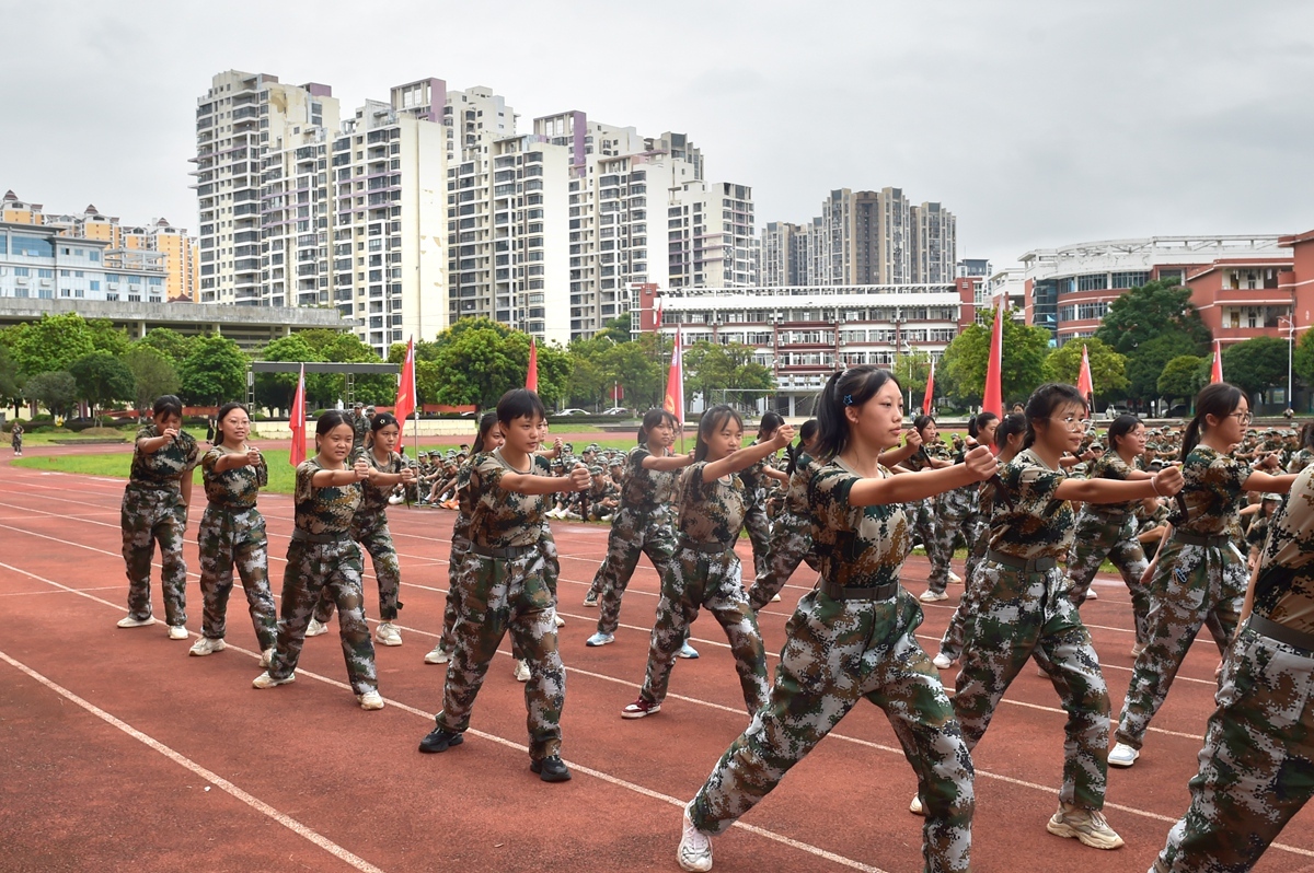 桂林各校军训精彩回顾,广西军训队列操