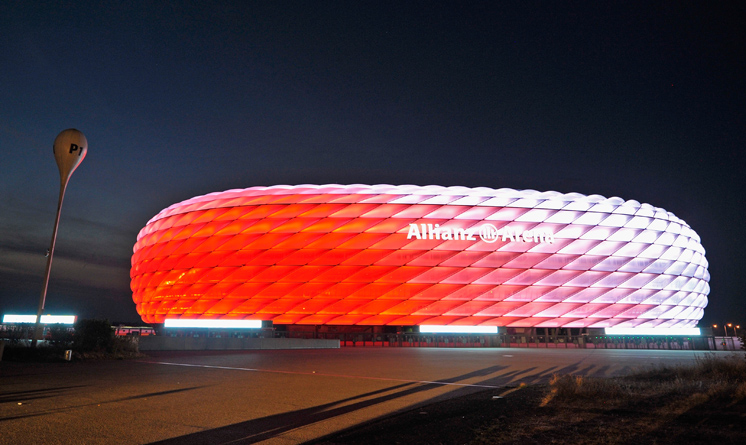 慕尼黑啤酒节拜仁慕尼黑队,22-23赛季拜仁慕尼黑啤酒节球衣