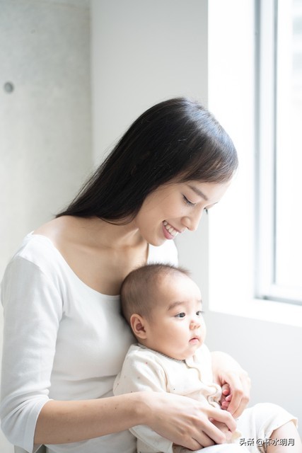 妈宝男老公把6000元工资交给婆婆，三口变阳无钱买药，傻眼（中）