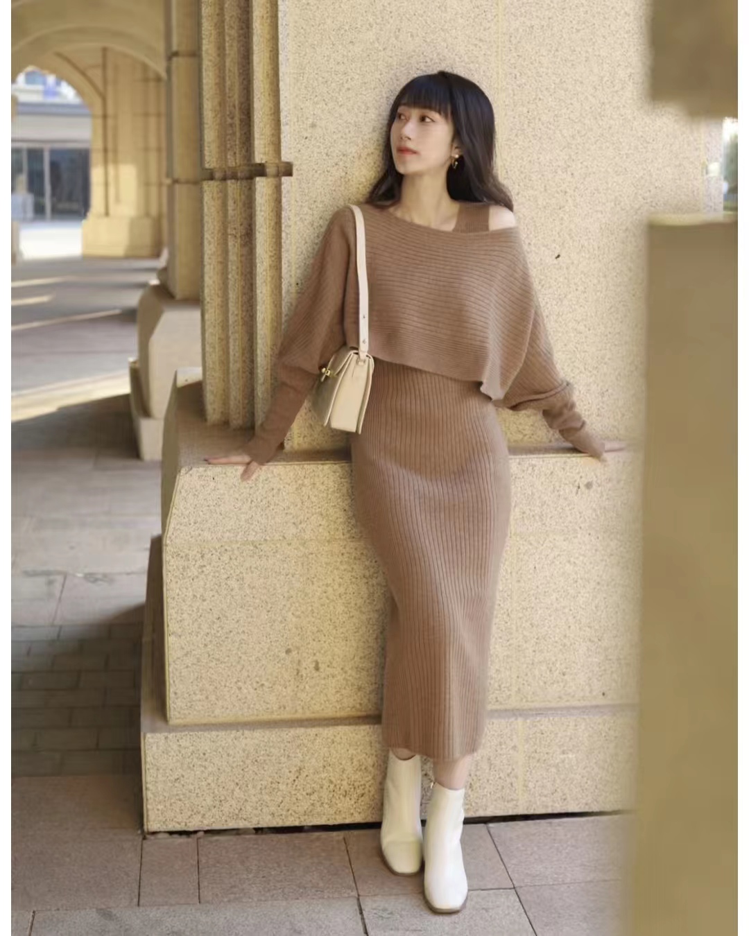 男卡其色上衣配什么颜色下装好看,卡其色里面搭配什么颜色好看