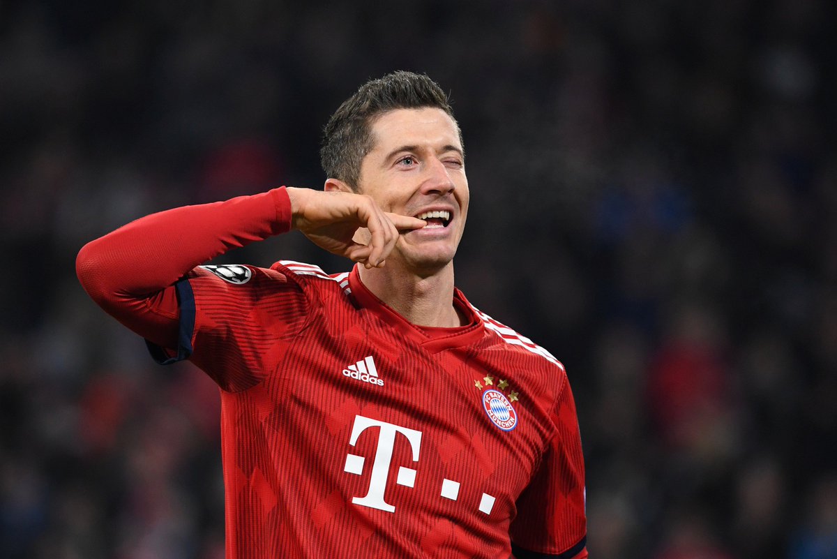 贝利觉得梅西和c罗谁牛逼,442评足坛历史前50大球星