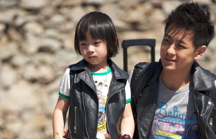 “男神”张亮困局：从红极一时，到“失业”，一手好牌怎么糊的？