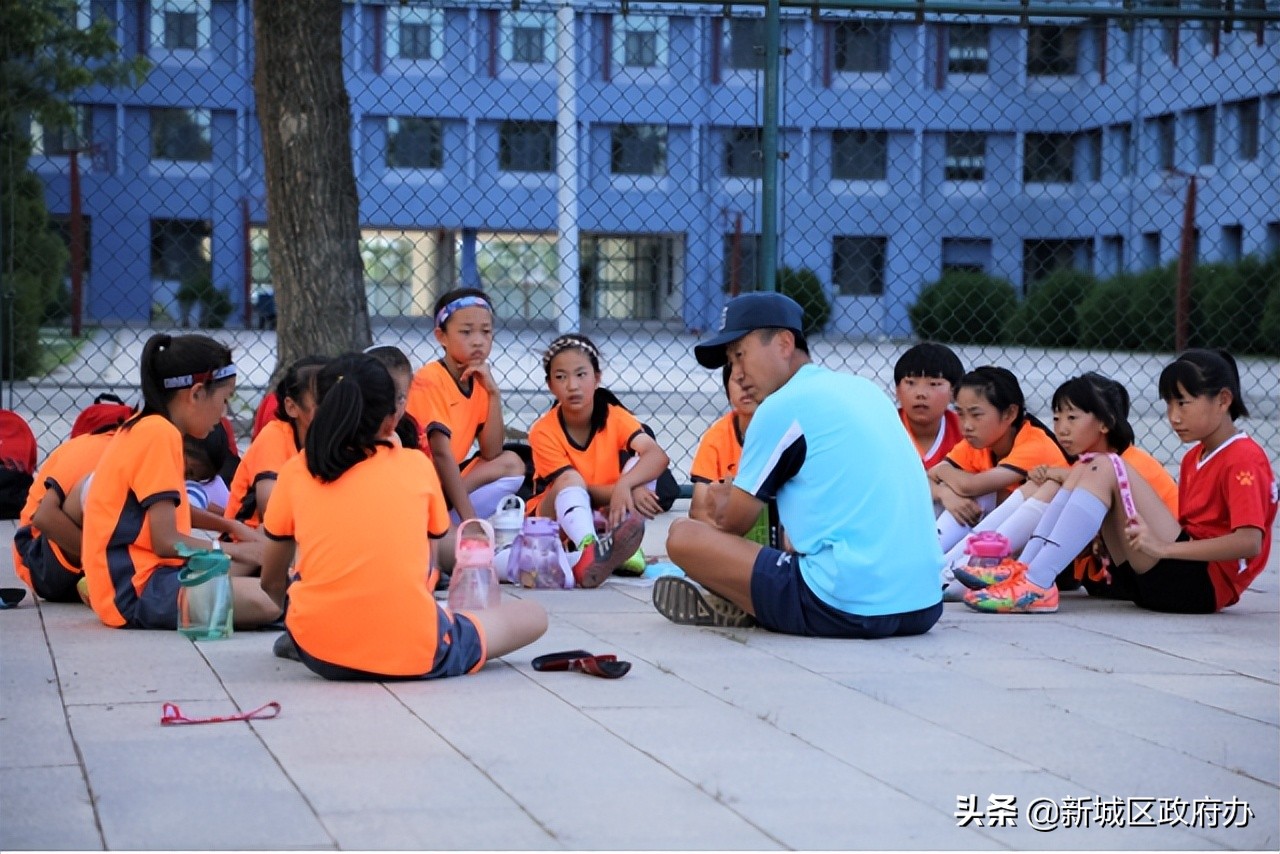 呼和浩特暑假体育训练营,呼和浩特少儿足球暑期营招生