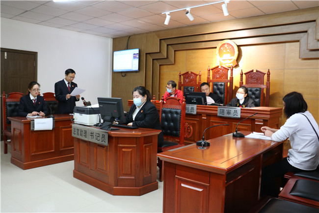 一天能捞100多斤!中国多地出现“捞虫族”,暴利下风险有多大?