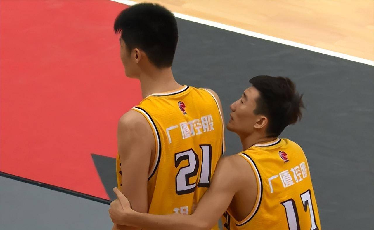 cba重磅引援北京首钢新疆男篮,cba选秀大会郭艾伦