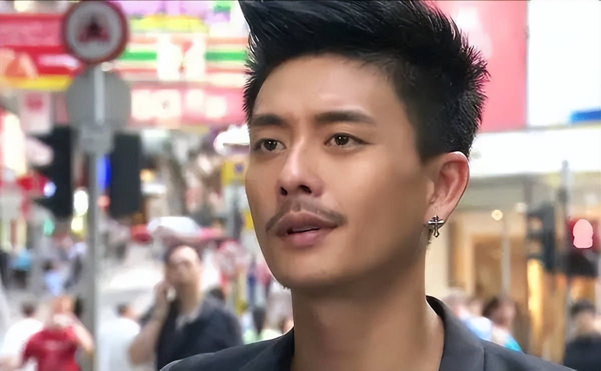 4集就下线8人，演员大换血，刚播就上17个热搜，《法证5》真爆了