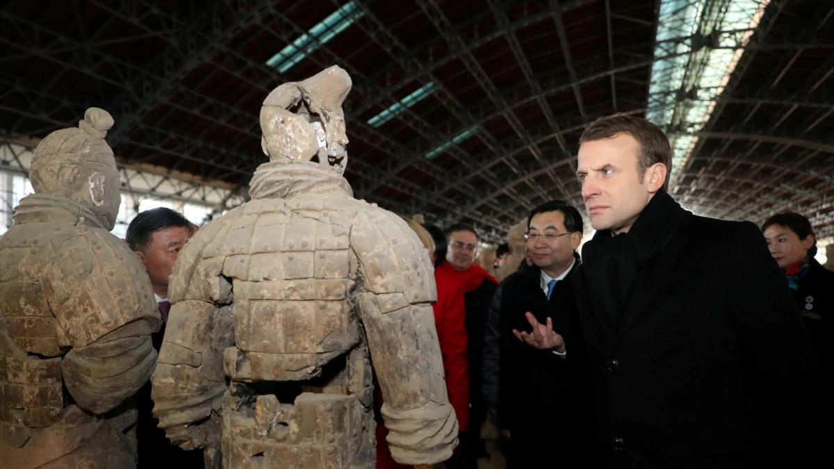 法国用人民币结算，俄媒公布法苏联手视频，中俄大门，为法国敞开