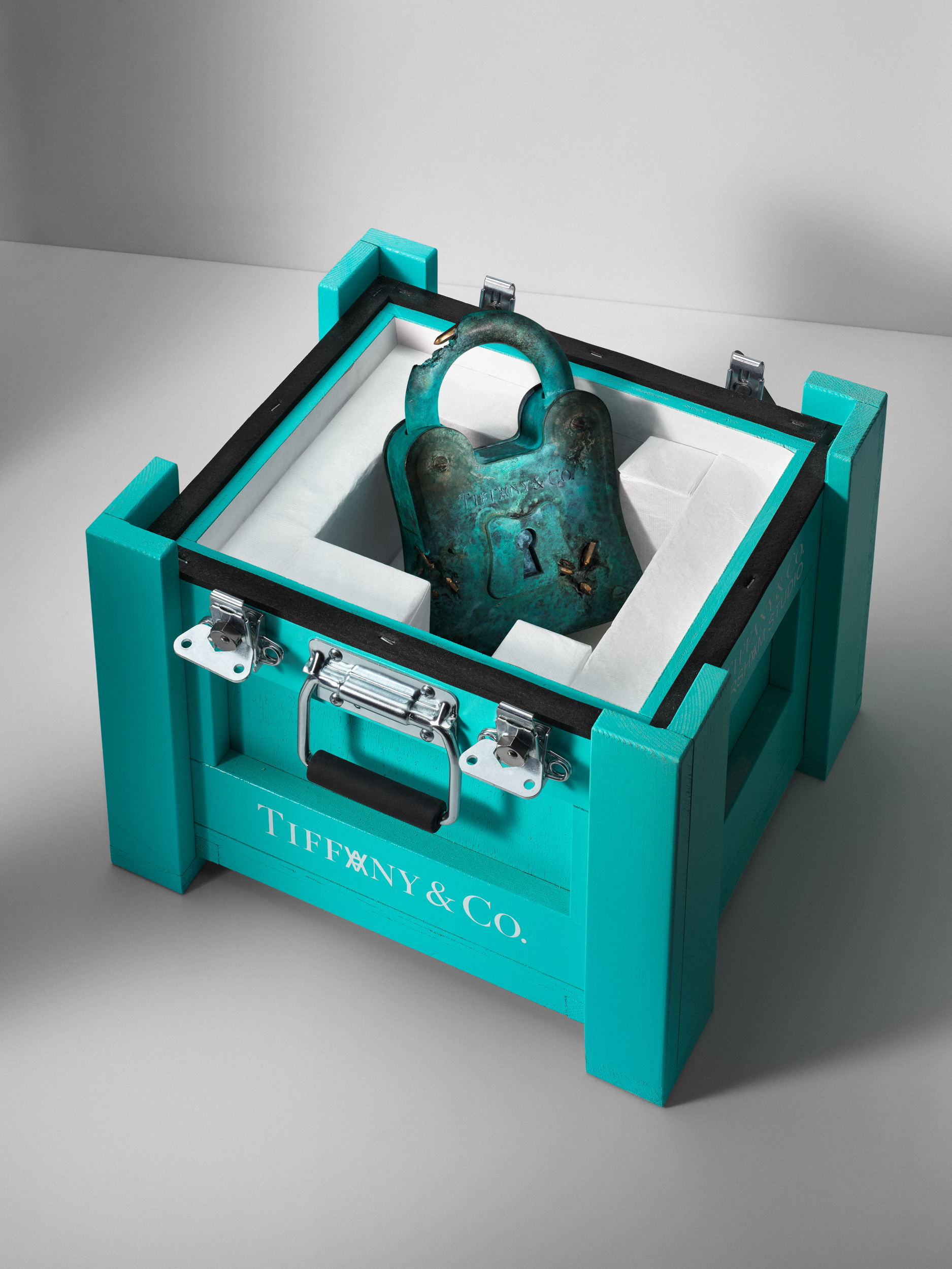 蒂芙尼与艺术家合作推出篮球,蒂芙尼最新手镯