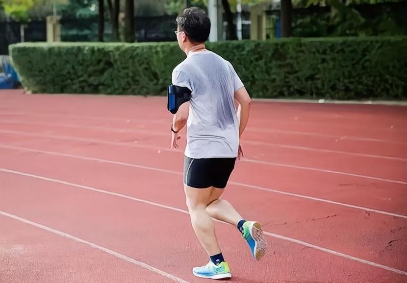 大爷心脏移植变年轻,60岁老汉换心脏后性情大变