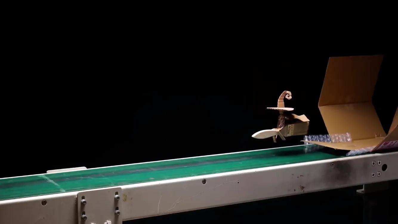 “变形快递”的跑酷之旅，遇见爱情一路逆行而上