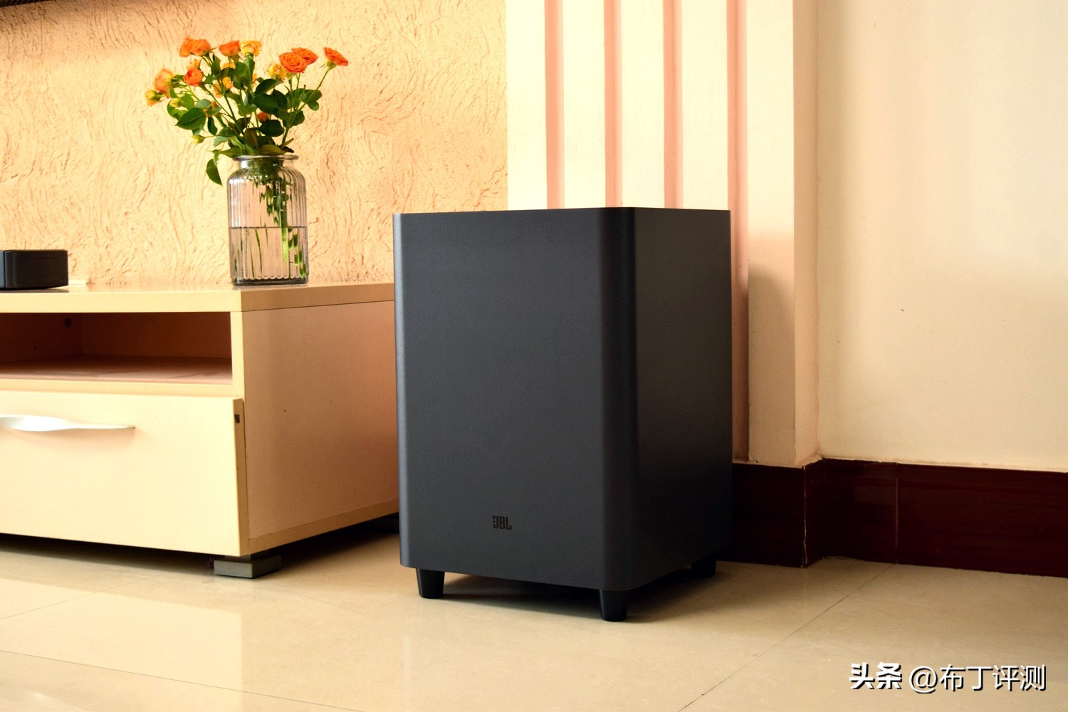 回音壁怎么调试音响效果,如何在家打造一个影院