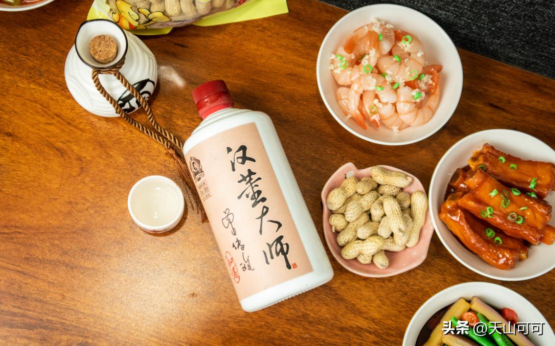 80后聚餐晒出“白酒清单”,迅速走红朋友圈,行家:还是他们会喝