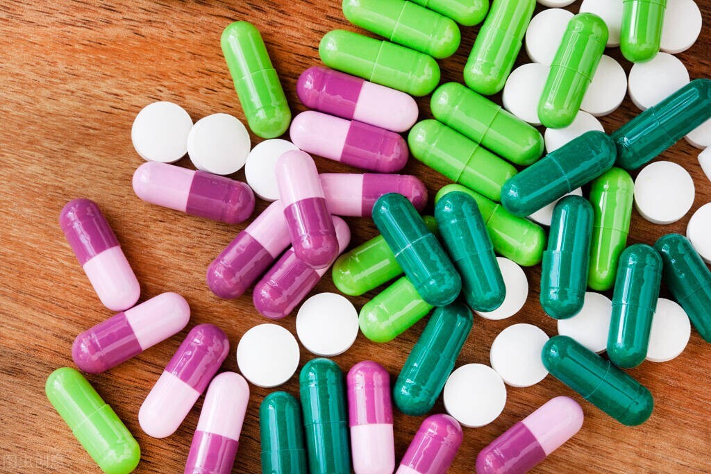 口服阿司匹林肠溶片需要注意什么,阿司匹林与阿托伐他汀钙吃多久