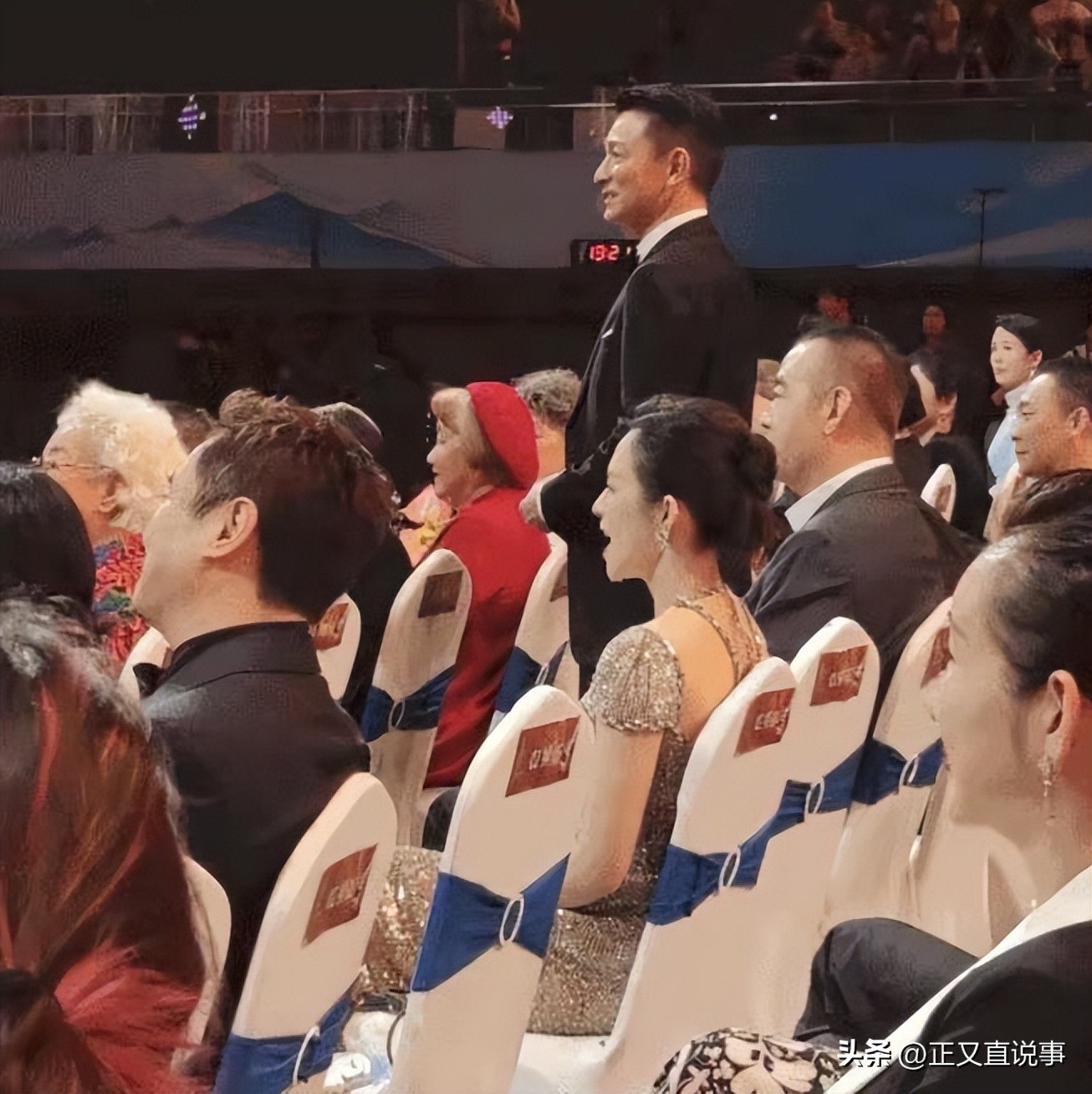 华表奖刘德华获奖感言,华表奖刘德华出场全场轰动视频