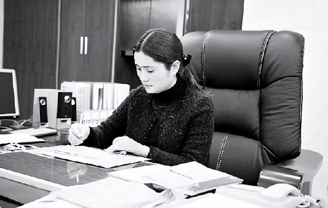 美女老板俞优静：卷走1.5亿逃往非洲，只因弟弟嗜赌如命？终覆灭