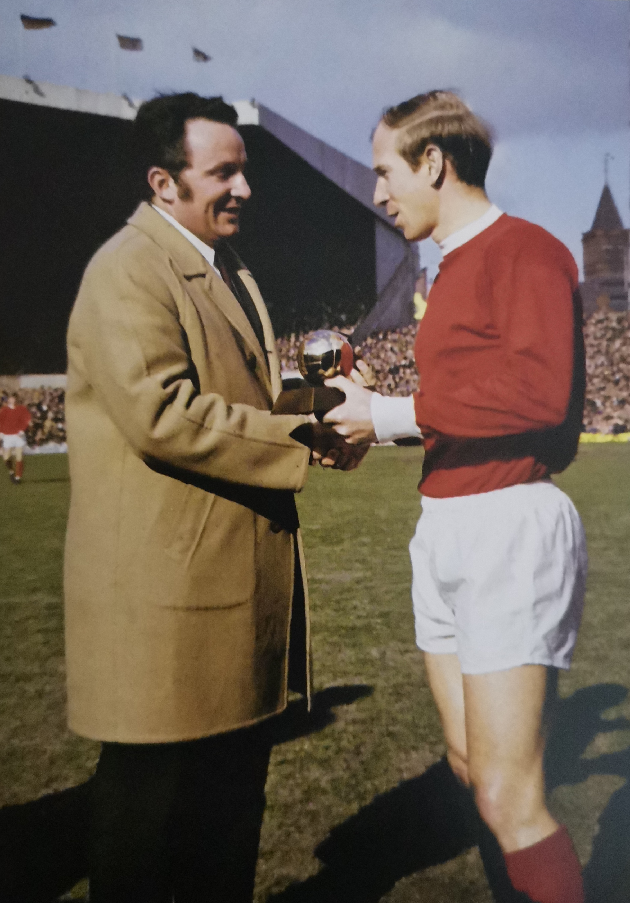 99曼联逆转拜仁博比查尔顿,博比查尔顿曼联三冠王