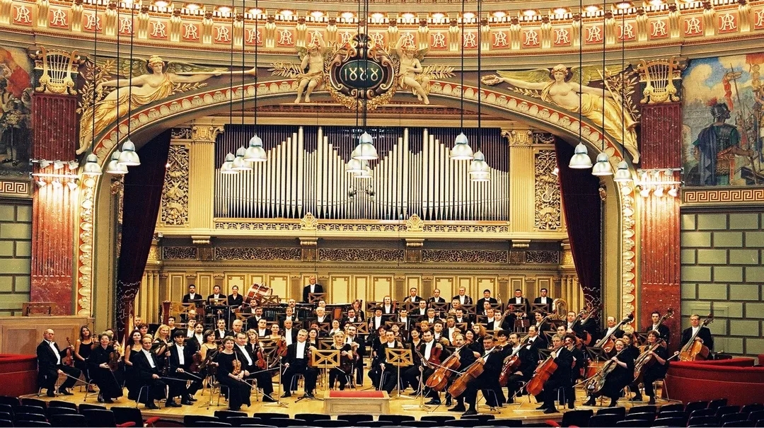 当时社会下，人们对权力、荣耀、战争以及政治变革的感受