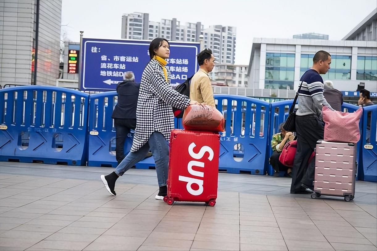 邻居办酒席房门被撬,邻居撬开我房门办婚宴知乎