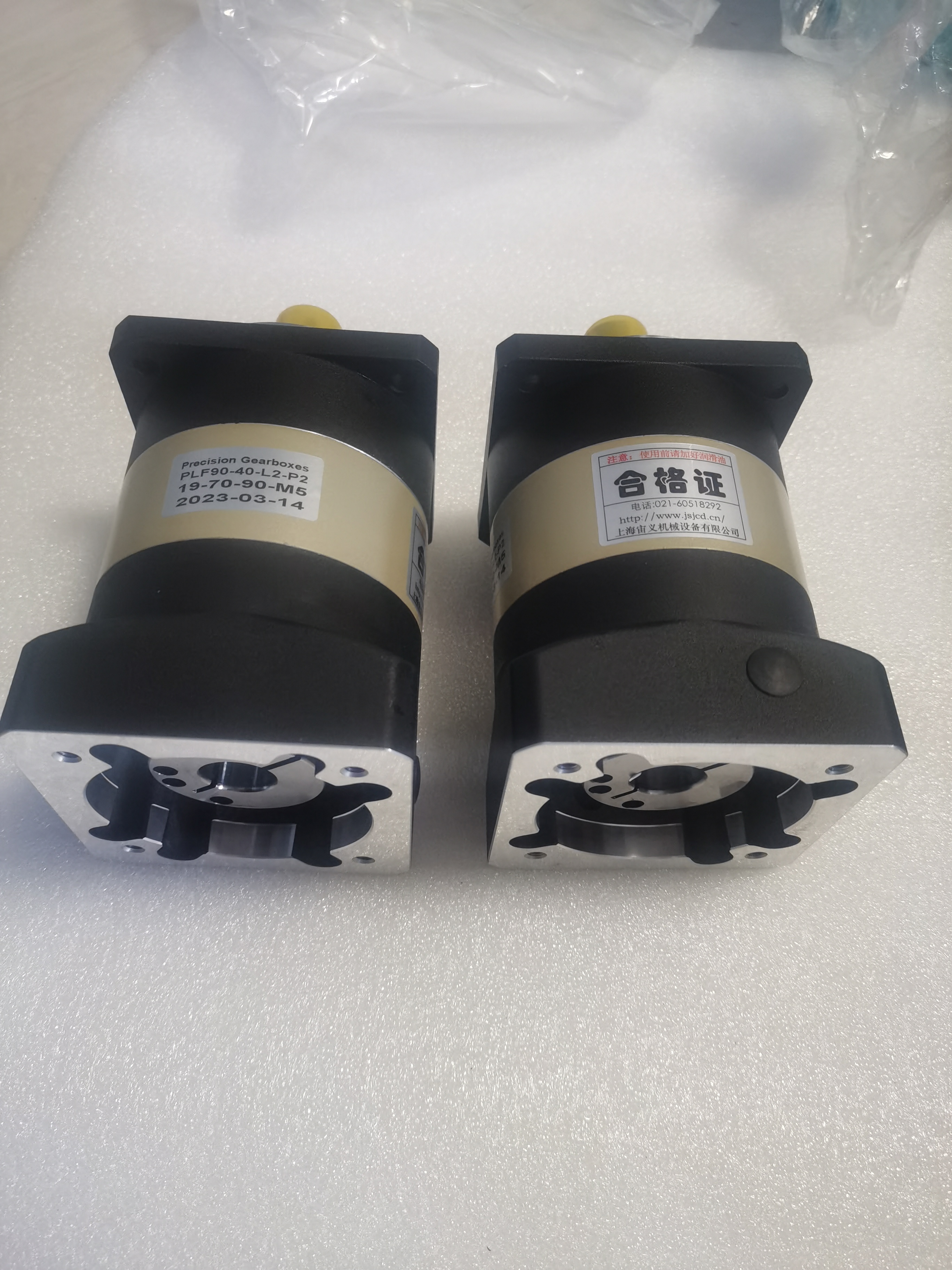 RF77DRN132S4RF77DV132M4粉碎机减速机RF77DRE160M4许用扭矩