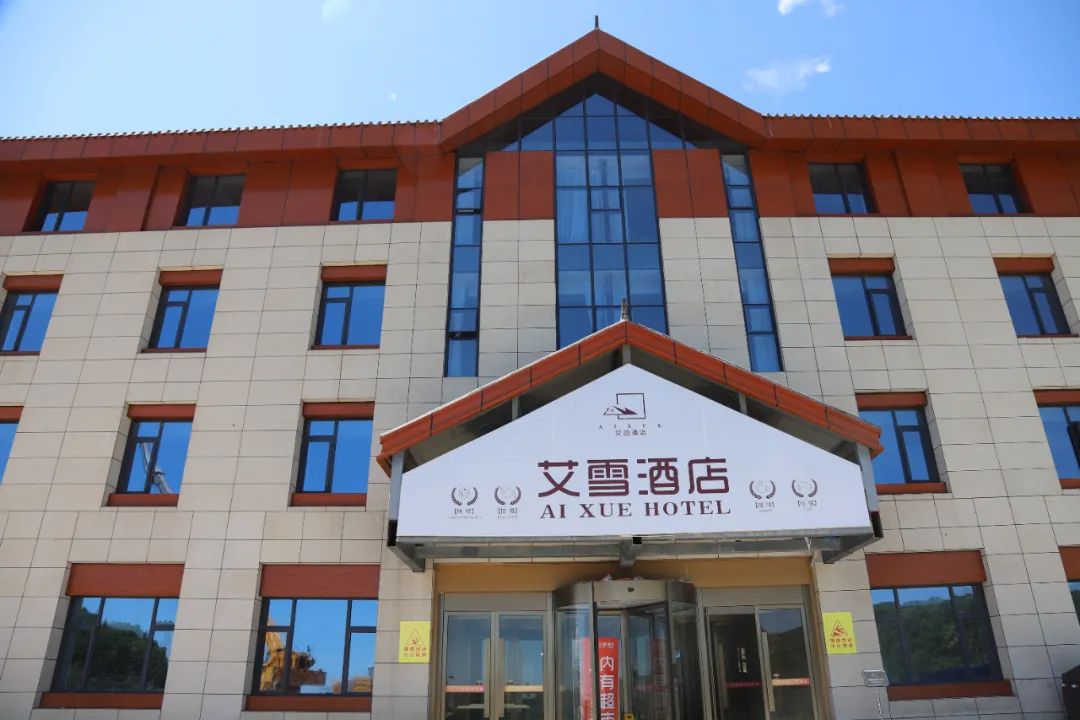 机票价格大跳水错峰出游正当时,错峰出游正当时旅游市场淡季不淡