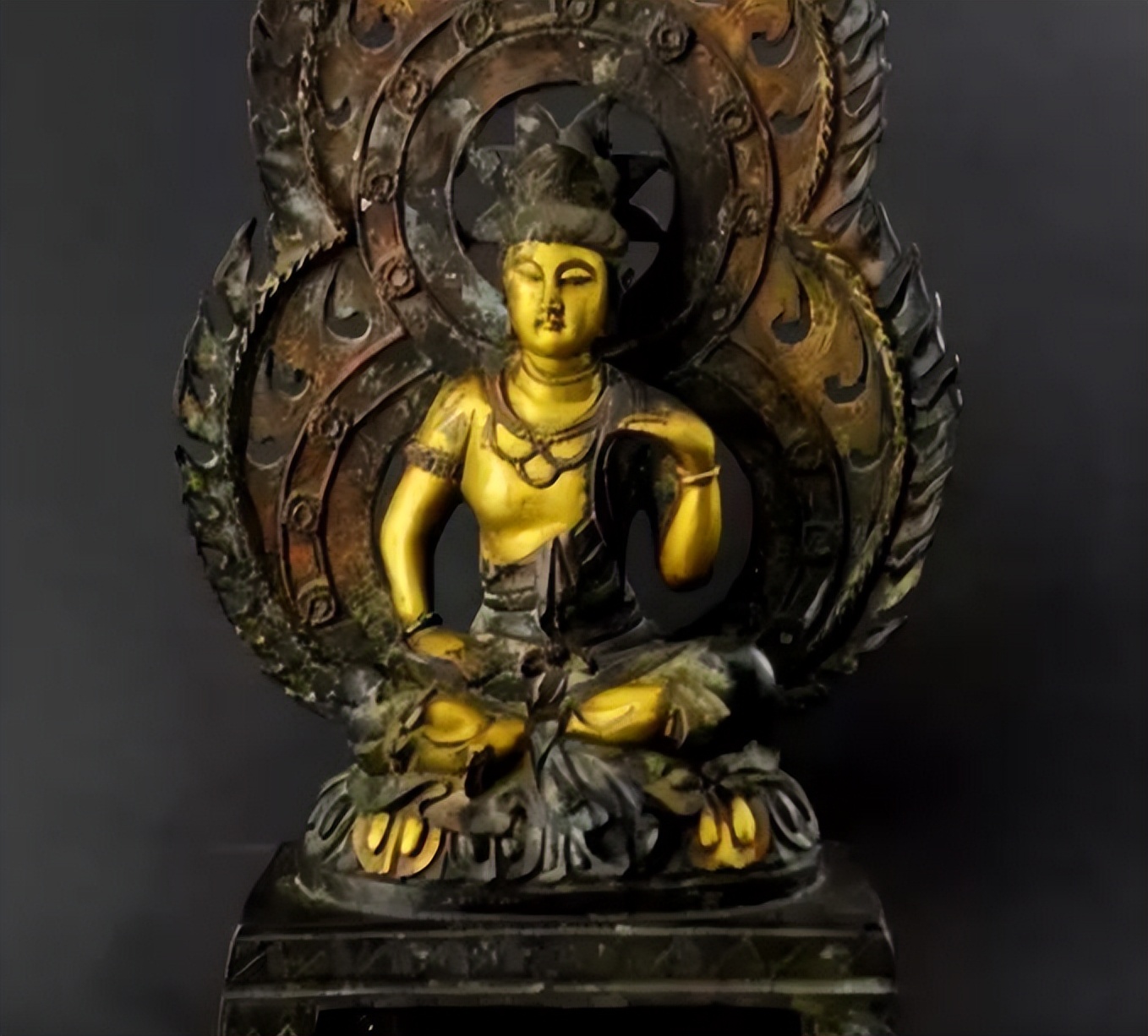 小伙农村收古董700元买个黄金佛,90后小伙专业回收黄金