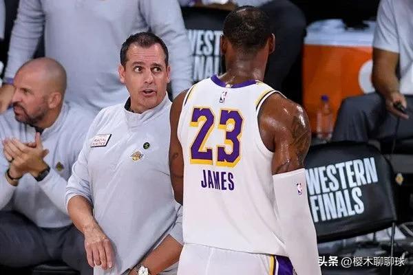 沃格尔当年在湖人的五小阵容,太阳湖人赛后沃格尔