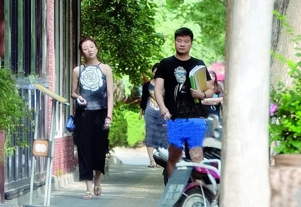 殷桃年过40依然美成一枝花,为什么殷桃被称为冻龄身材