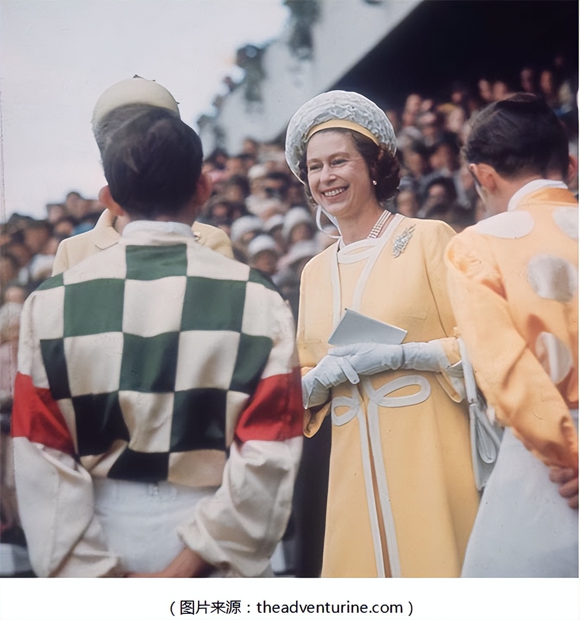 英国庆祝伊丽莎白二世在位70周年——女王的宝藏铂金首饰盘点