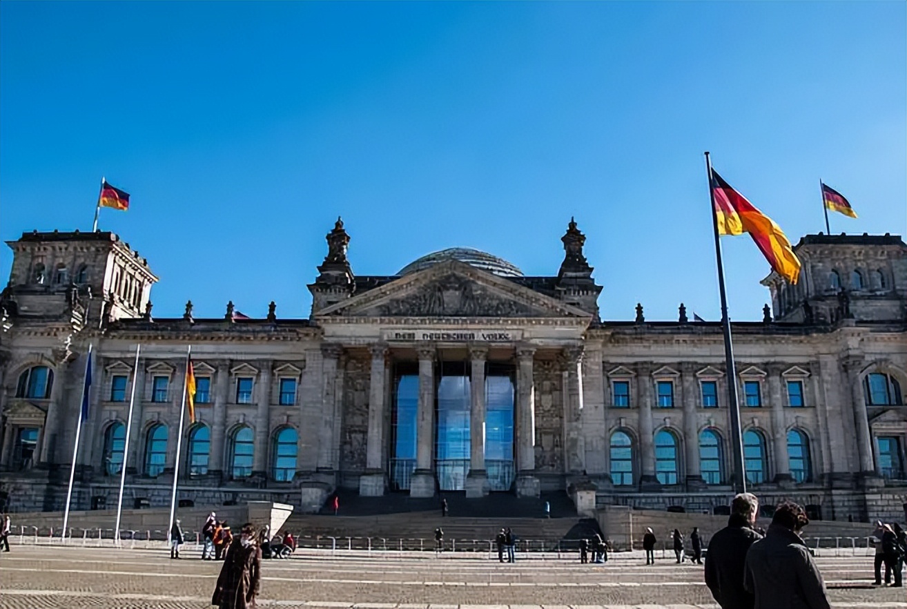 德国国会大厦为何如此坚固,德国国会大厦艺术性