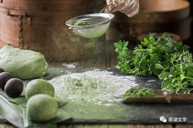 清明时节的新鲜艾草可以泡脚吗,清明时节吃艾草有什么好处