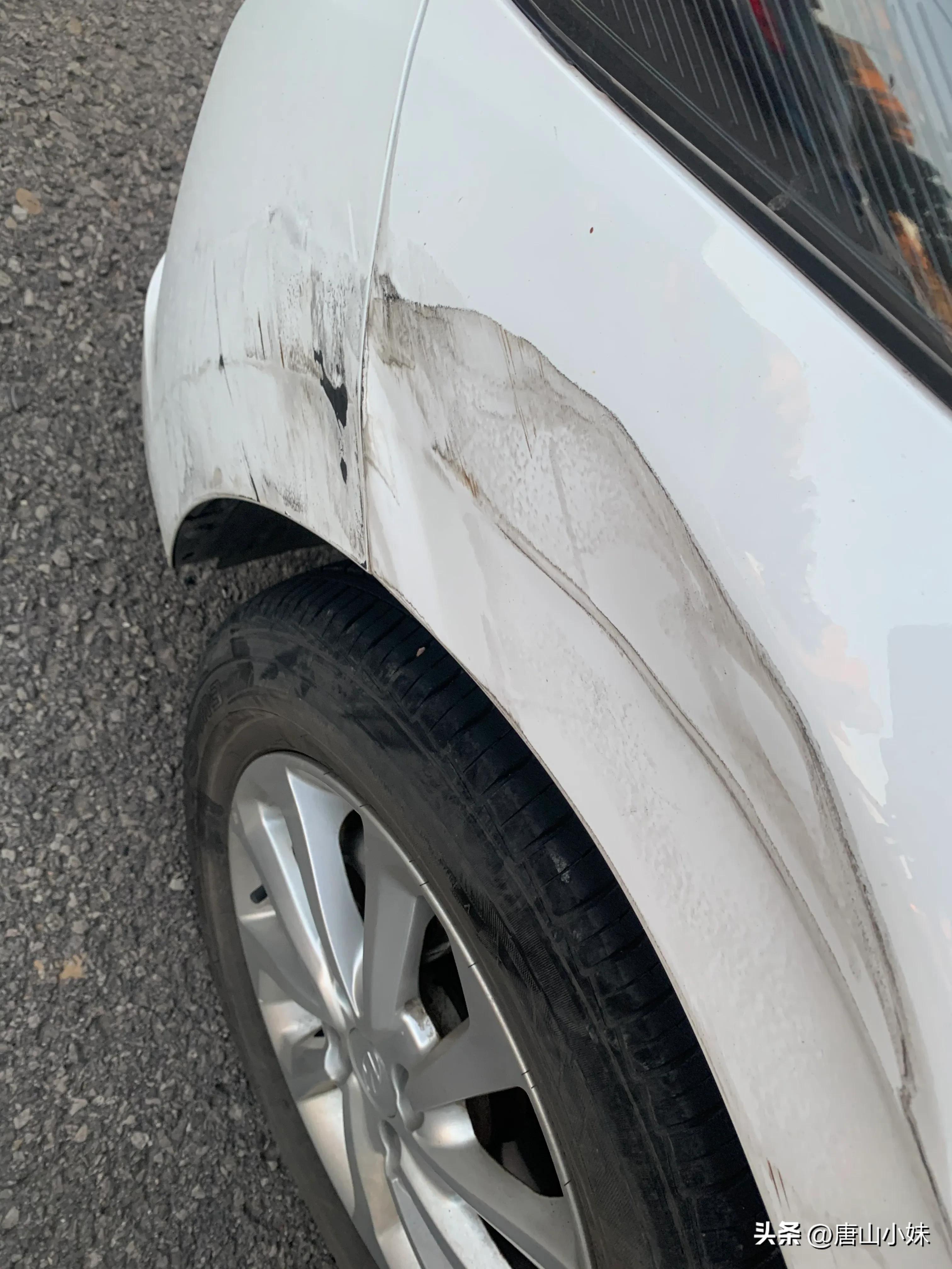 车擦伤了有必要报保险吗,车漆面轻微擦伤怎么处理