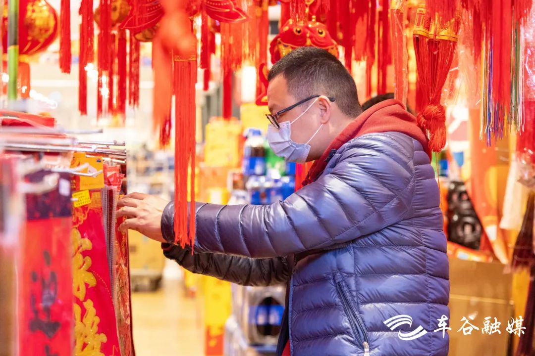 华灯盛景冰雪季“燃”动车谷最“靓”中国年