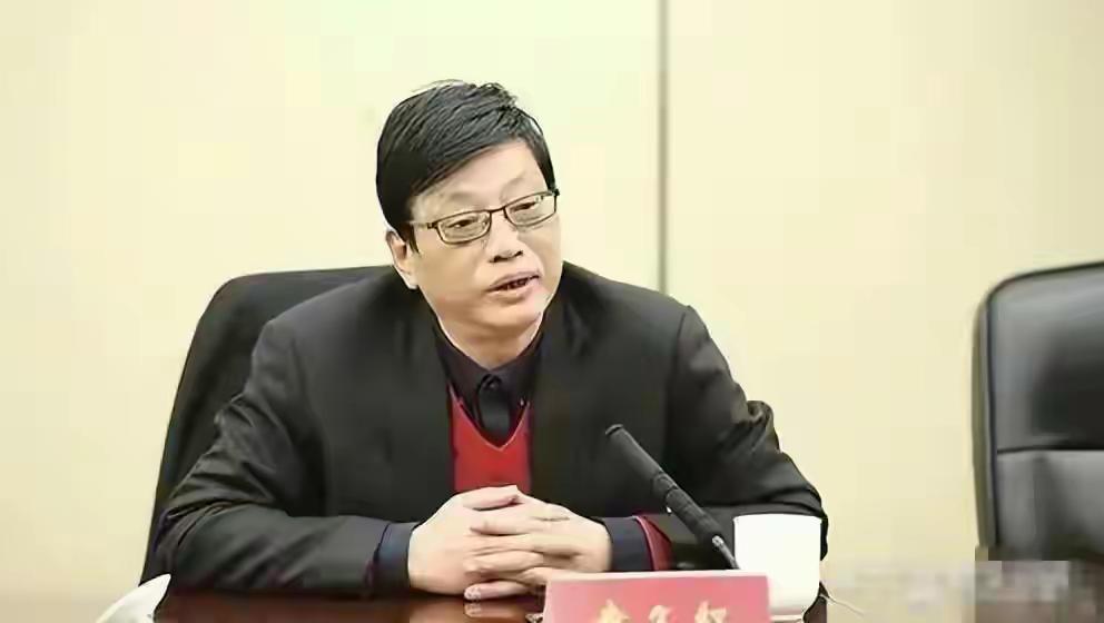 震惊！女性*处私**照发到300人工作群里，居然还是大学院长