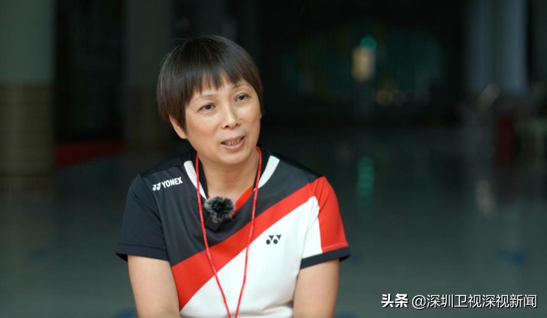 足球女孩深圳,12岁深圳足球女孩颠球