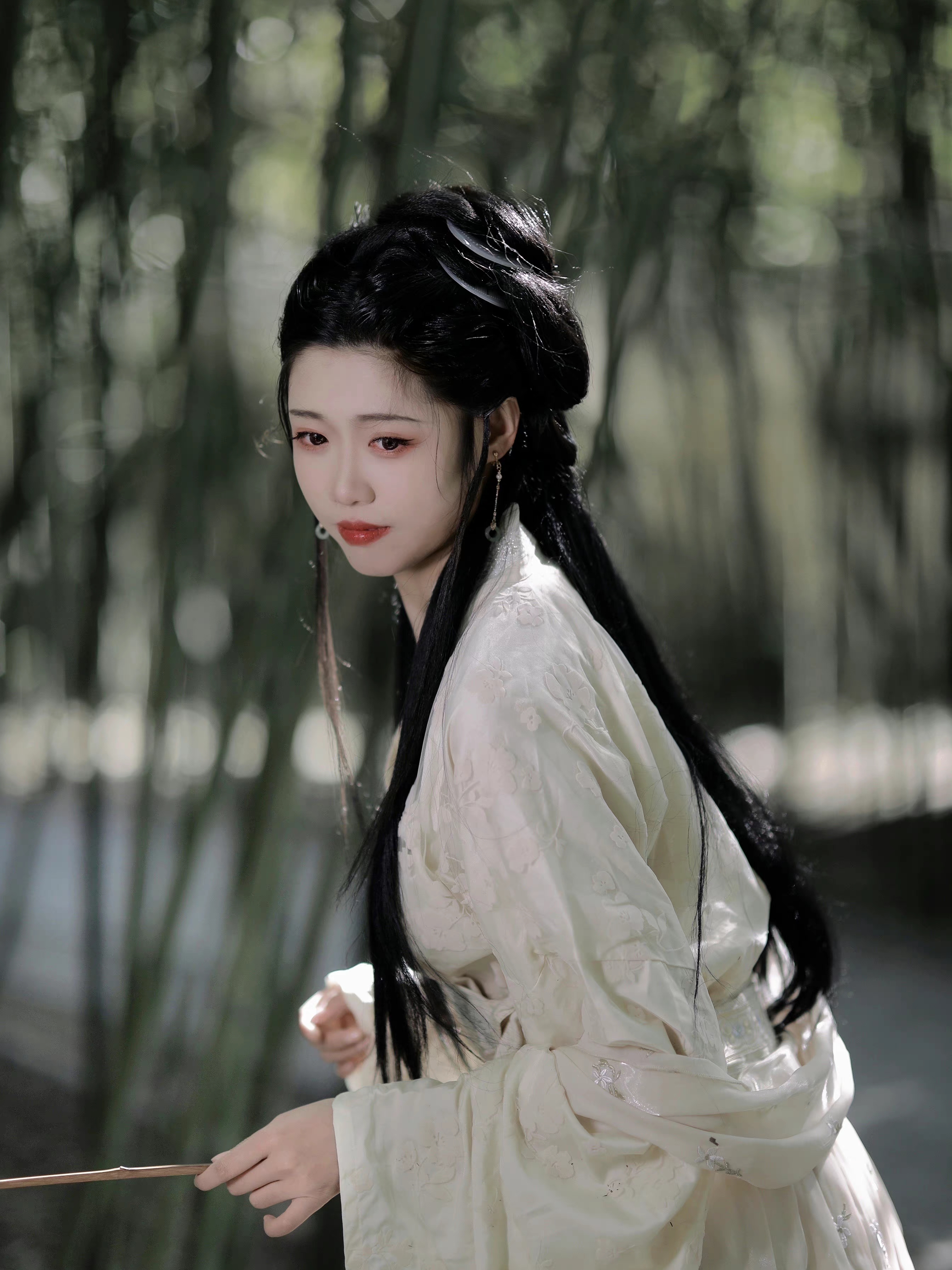 谁的柔骨刻就了谁的痴狂？