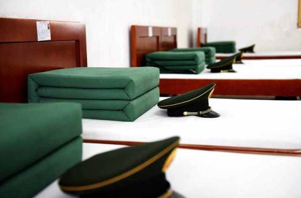 解放军在日本的狂热粉丝，不惜被骂“日奸”也要花钱扮演，为何？